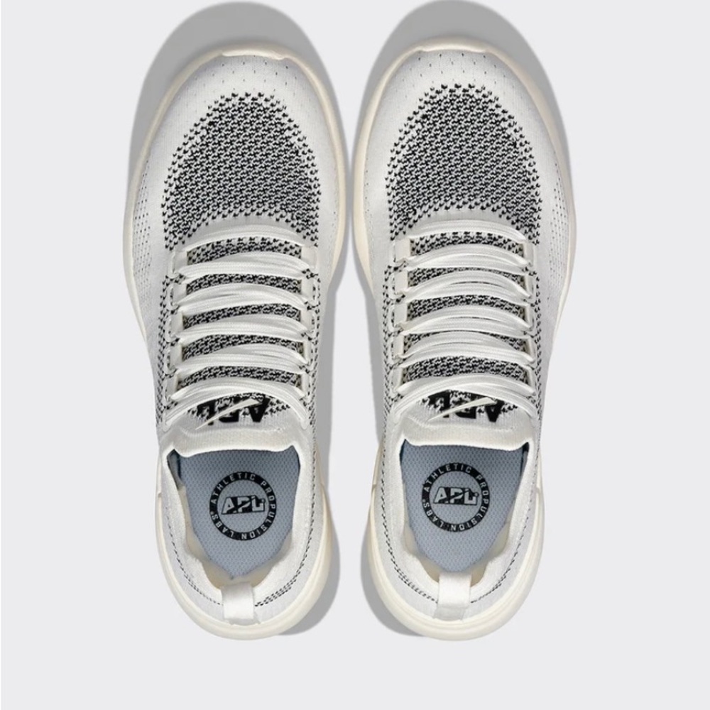 APL Women’s Techloom Breeze in Black/Ivory Size 10